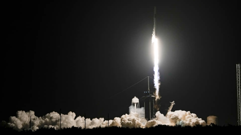 Американский корабль Dragon 2 с едой и оборудованием пристыковался к МКС