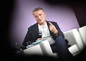 Греф назвал два сценария развития ИИ