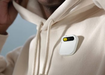 Humane представил альтернативу смартфону AI Pin