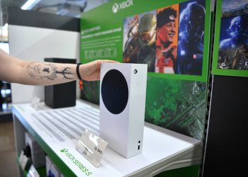 Microsoft будет блокировать нелицензионные геймпады на консоли Xbox