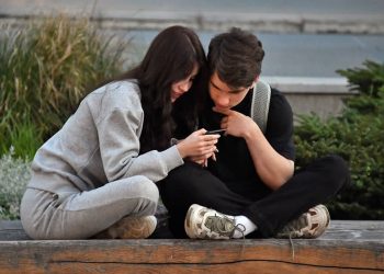 В Facebook и Instagram запустили подписку без рекламы