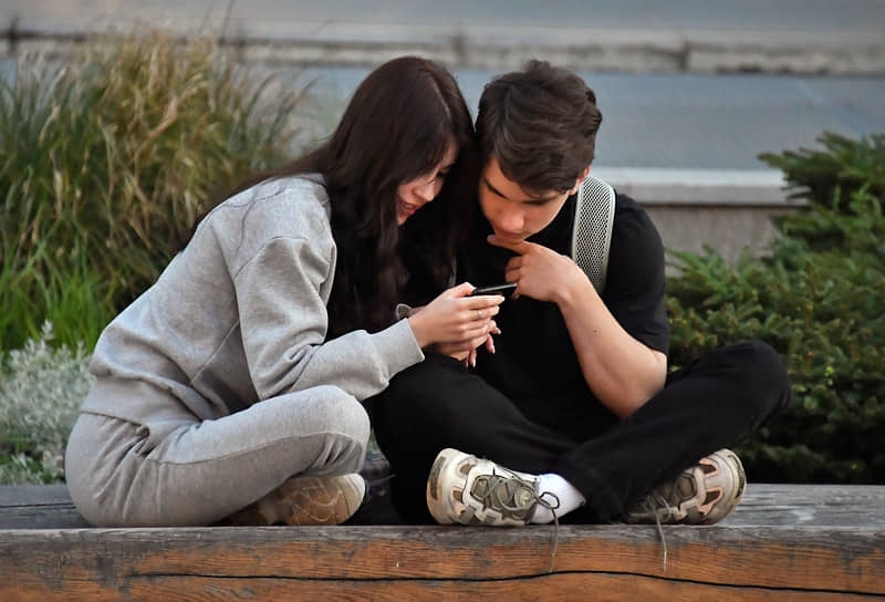 В Facebook и Instagram запустили подписку без рекламы