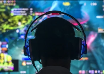 Власти хотят «приземлить» иностранные онлайн-игры в России