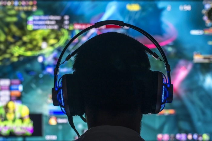 Власти хотят «приземлить» иностранные онлайн-игры в России