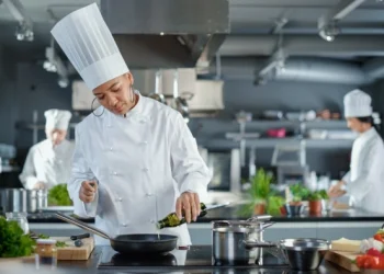 Как ИТ помогают отелям и ресторанам бороться за клиента