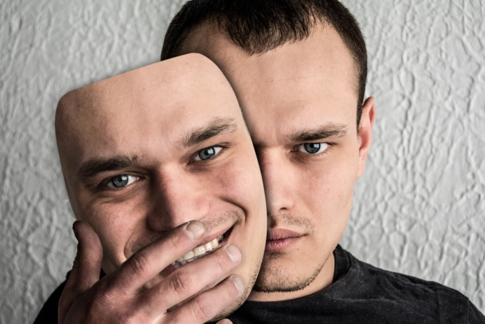 Как вернуть ИИ в реальный мир и заставить говорить правду?