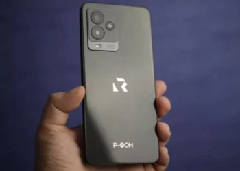 Смартфон Р-ФОН и операционная система «РОСА Мобайл»