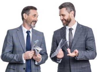 Кто первый накопит триллион?