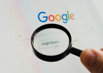 Кто спамит Google, насколько безопасны электромобили, и почему важно умение договариваться