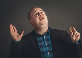 Священник продавал «божественную» криптовалюту, и теперь ждет суда