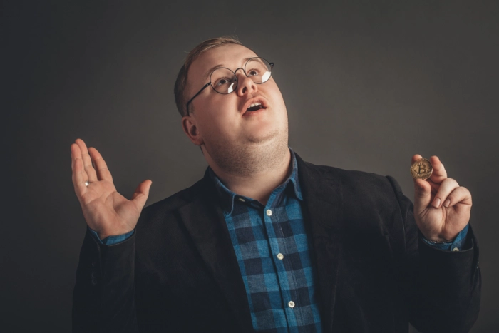 Священник продавал «божественную» криптовалюту, и теперь ждет суда