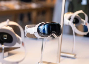 Почему верные фанаты Apple возвращают в магазины Vision Pro