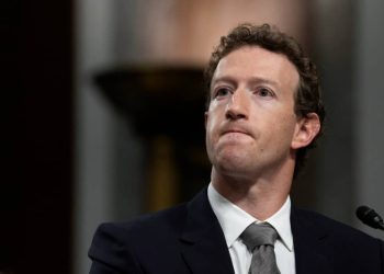 Дуров заявил, что Цукерберг пытался копировать его идеи