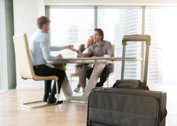 Intel распродает офисы