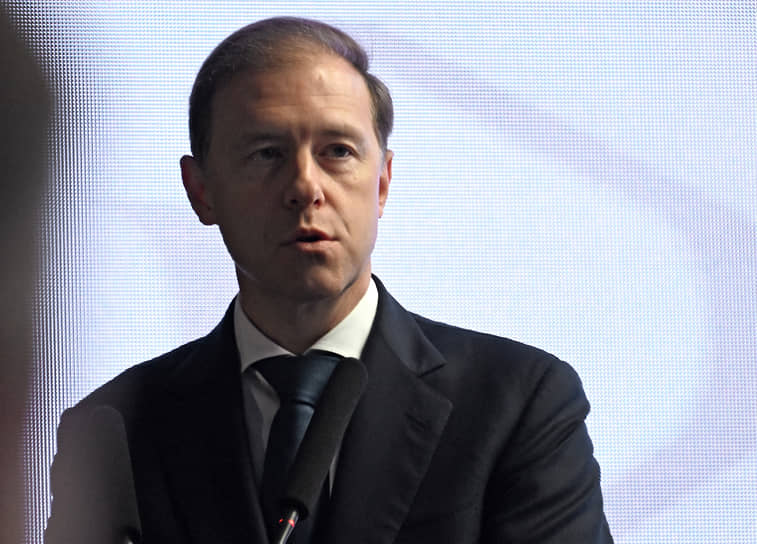 Мантуров: на создание ракеты для полетов к Луне и Марсу выделят 600 млрд рублей