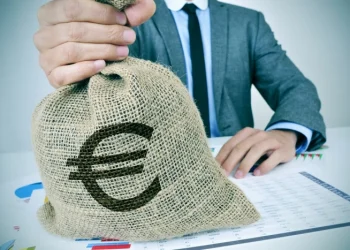 Западные банки заплатили €800 млн налогов в российский бюджет, что в 4 раза больше, чем в 2021 году