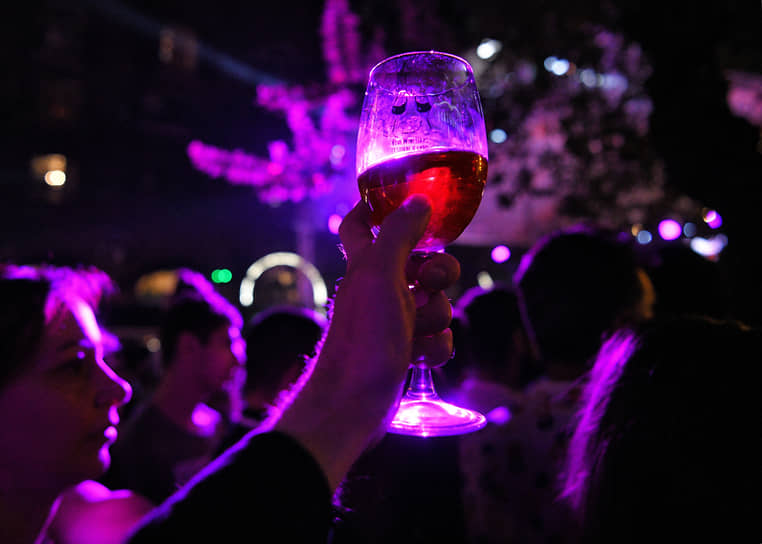 Гарнитура от депрессии, ИИ &mdash; знаток вин, беспилотный трактор и другие очумелые штучки