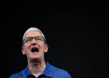 Apple заманивает в нейросети