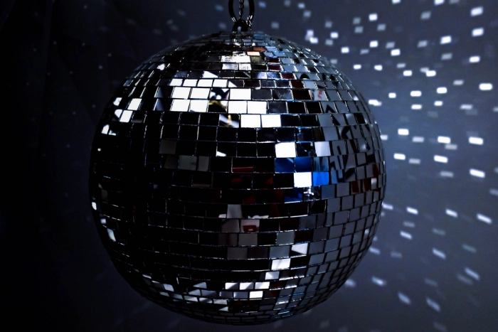 Ипотека для обеспеченных, «music party-democracy» от Госдепа, и сплошные Fplus в Подмосковье