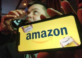 Капитализация Amazon впервые превысила $2 трлн