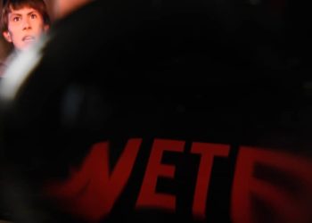 Netflix начала отменять самые дешевые тарифные планы без рекламы