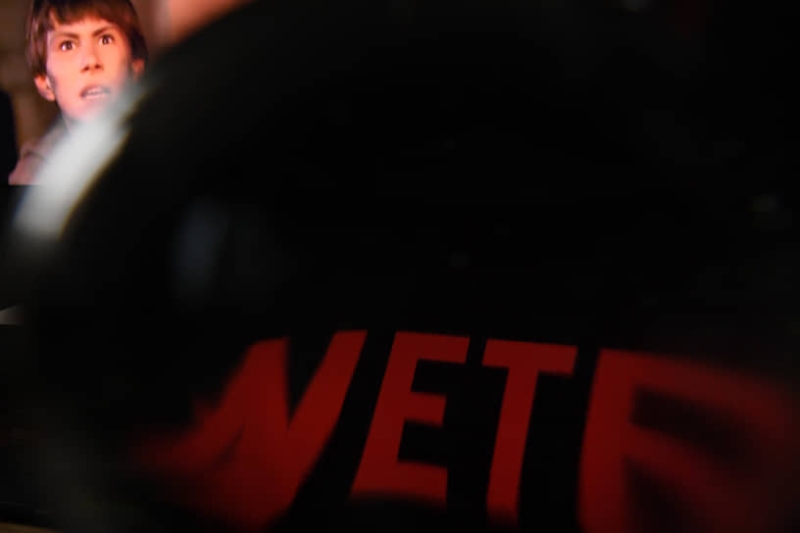 Netflix начала отменять самые дешевые тарифные планы без рекламы