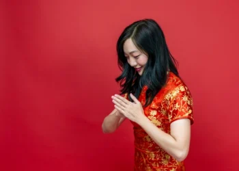 Генеративный парфюмер, сюрпризы бизнеса по-китайски, и экономия на спичках от Google