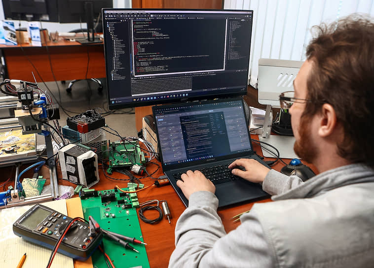 ИИ пишет, а айтишник сдает