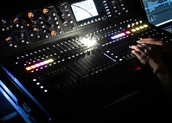 «Артисту остается лишь задавать темы постов»