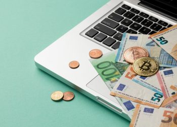 Как безопасно и быстро обменять USDT на наличные через криптообменник