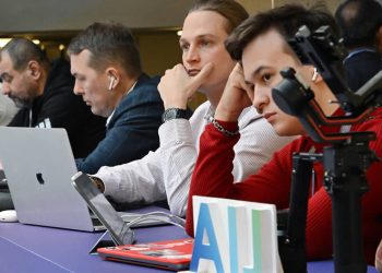 ИИ учится и учит