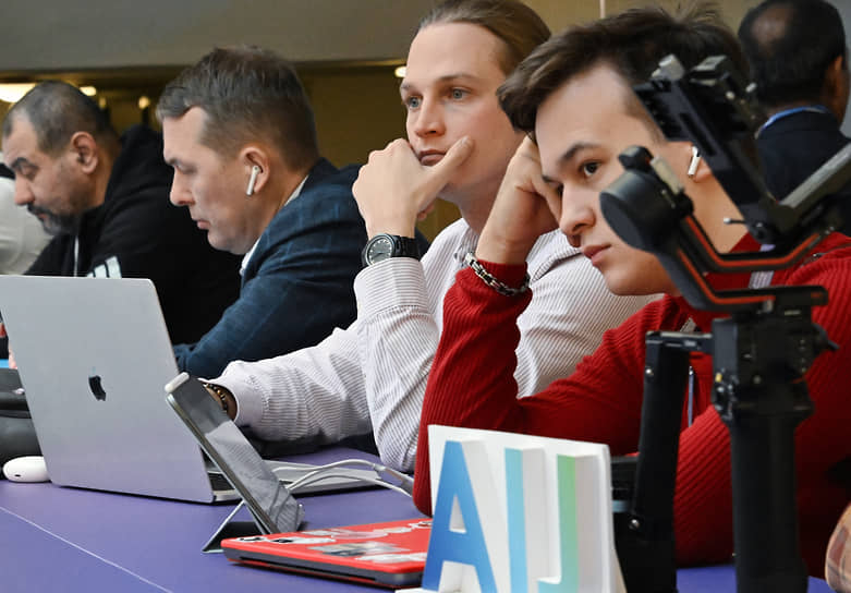 ИИ учится и учит