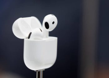 Bloomberg: в AirPods появятся датчики пульса и температуры