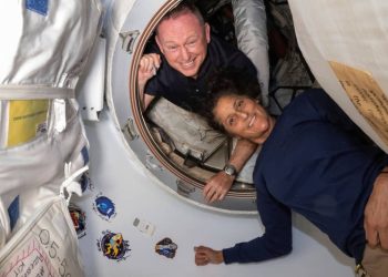 Возвращение застрявших на МКС астронавтов Starliner отложено до марта