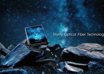 «Специалисты Tecno предложили буквально взглянуть на смартфоны по-новому»