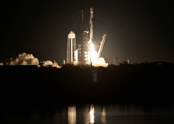 SpaceX успешно запустила к Луне модуль Athena со станцией сотовой связи