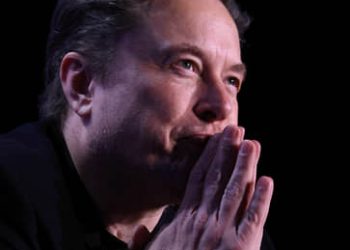 WSJ: Спутниковая конкуренция Apple и SpaceX Маска обостряется