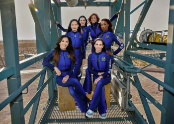 Корабль Blue Origin с Кейти Перри успешно совершил суборбитальный полет