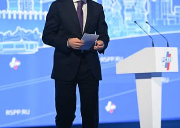 Мантуров: Россия отдает приоритет развитию атомной космической энергетики