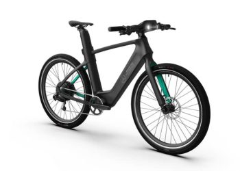 «Производители старались перенести технологии из «Формулы-1» в мир современной мобильности»