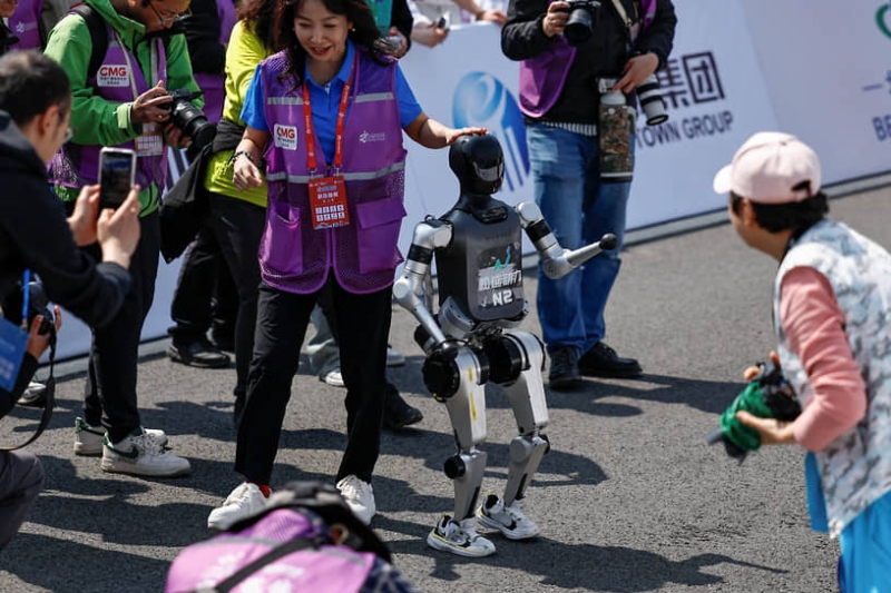 В Китае роботы приняли участие в полумарафоне