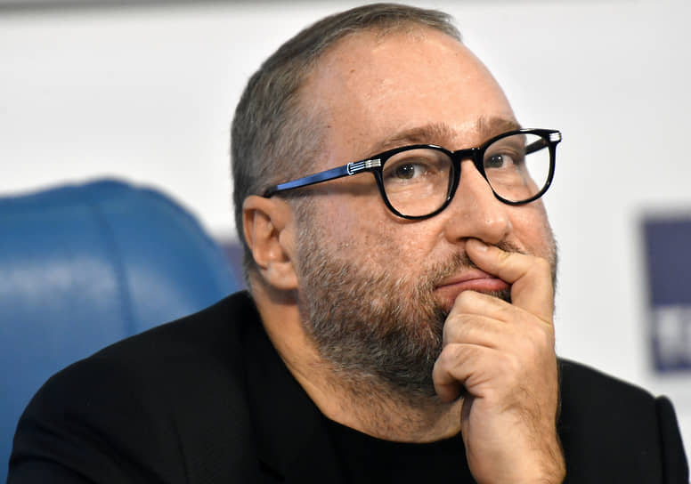 В Госдуме заявили о рисках из-за внедрения ИИ-бота Илона Маска в Telegram