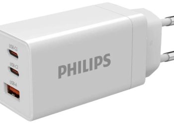 «В поездке достаточно одного адаптера»