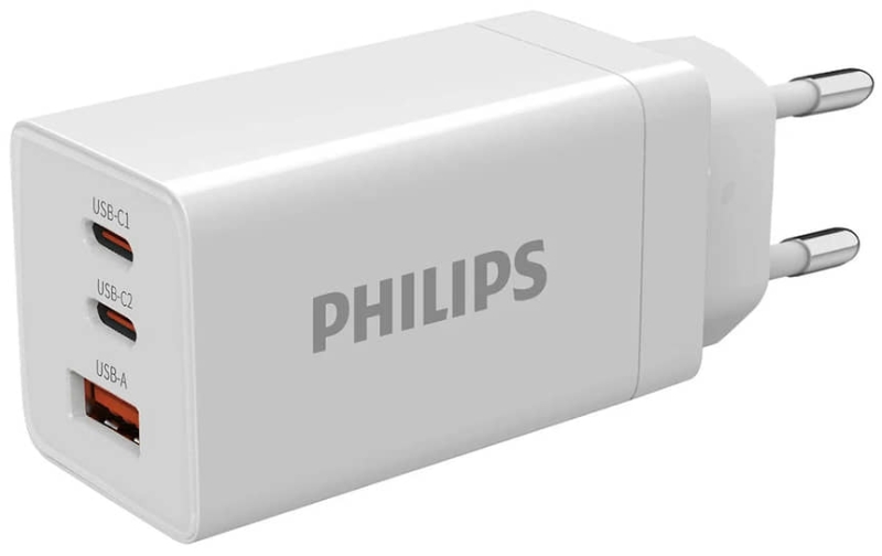 «В поездке достаточно одного адаптера»