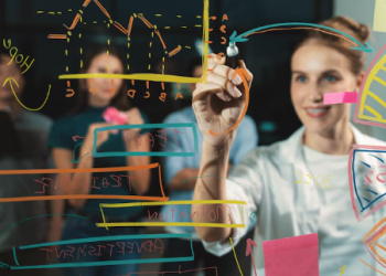 Визуальный маркетинг: почему стоит инвестировать в современные рекламные экраны