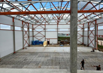 Проекты коммерческих зданий из сэндвич-панелей: преимущества, технологии и перспективы