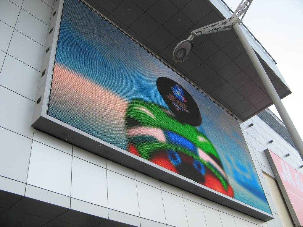 Использование уличных экранов