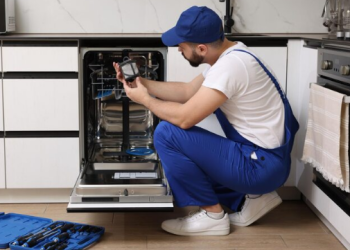 Почему бытовая техника часто выходит из строя сразу после окончания гарантии: технические причины