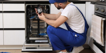 Почему бытовая техника часто выходит из строя сразу после окончания гарантии: технические причины