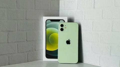iPhone 12: сбалансированный смартфон, который до сих пор остается актуальным